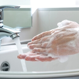 washing hands during cold and flu season